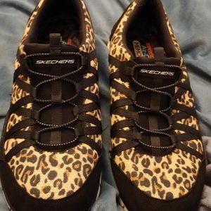 Skechers leopard sneakers